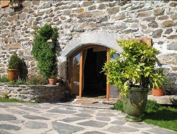 Le Francillon Bed and Breakfast Les Estables Eksteriør billede