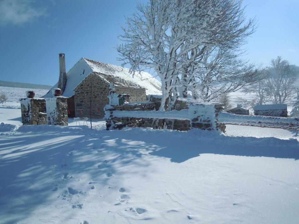 Le Francillon Bed and Breakfast Les Estables Eksteriør billede