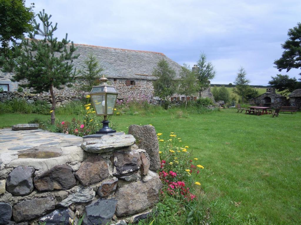 Le Francillon Bed and Breakfast Les Estables Eksteriør billede
